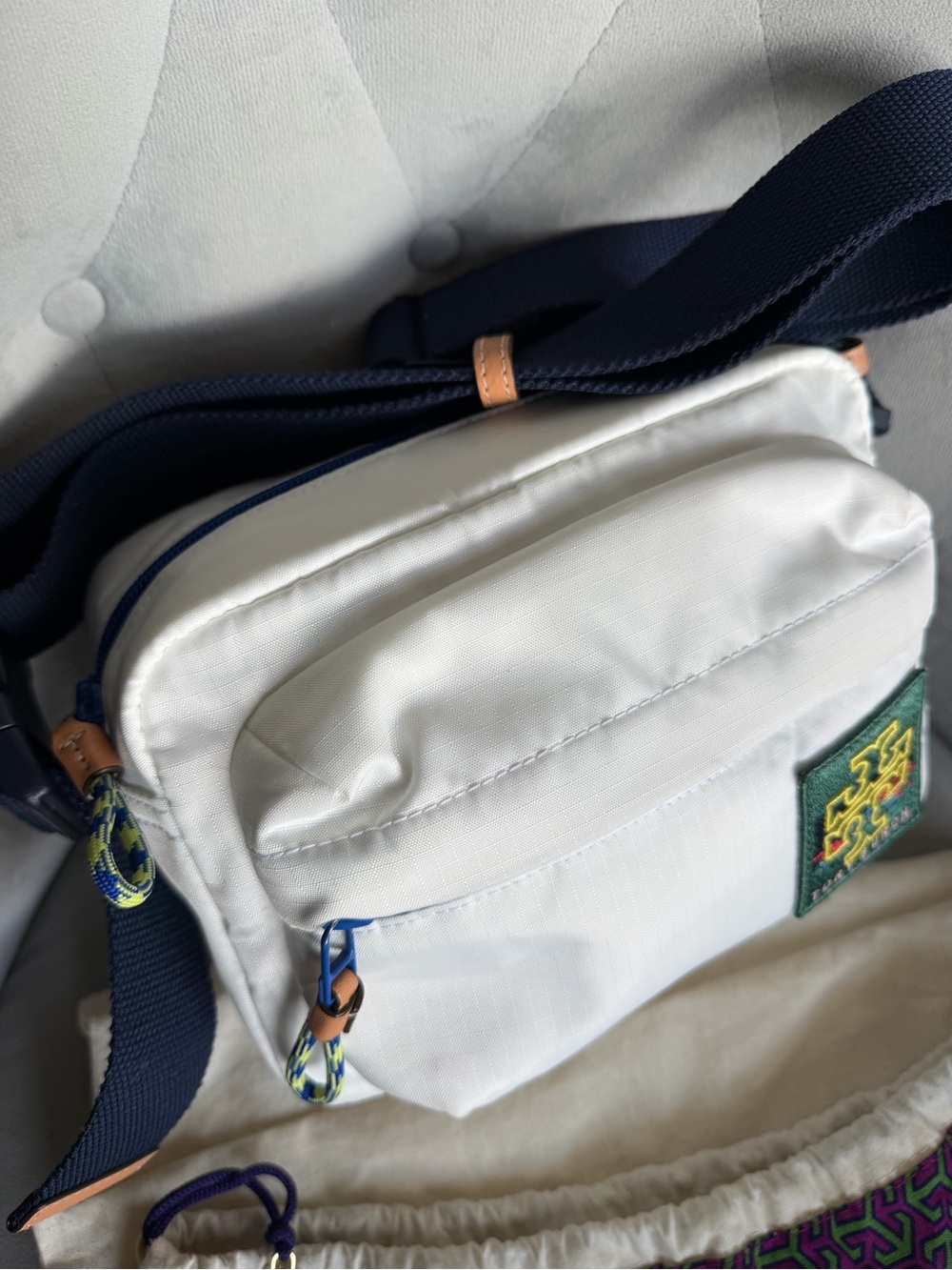 Tory Burch White Nylon Crossbody Bag with Navy Strap and Green Logo Patch - Picture 7 of 16